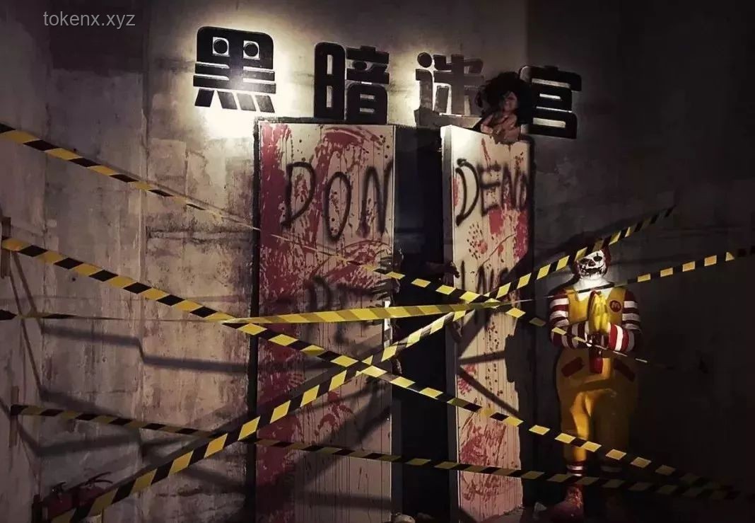 👀第一视角穿梭：重构童年梦魇，探索十元鬼屋的恐怖城新纪元